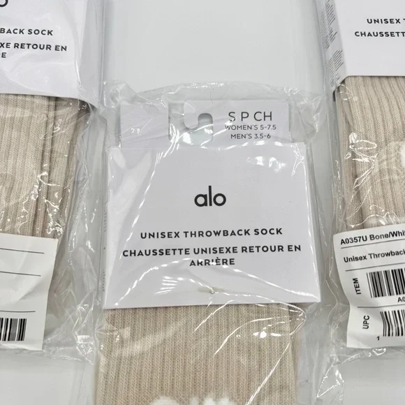 NWT Alo Yoga BUNDLE 4x Unisex Throwback Socks, Bone White 4 Pairs 8 Socks Total